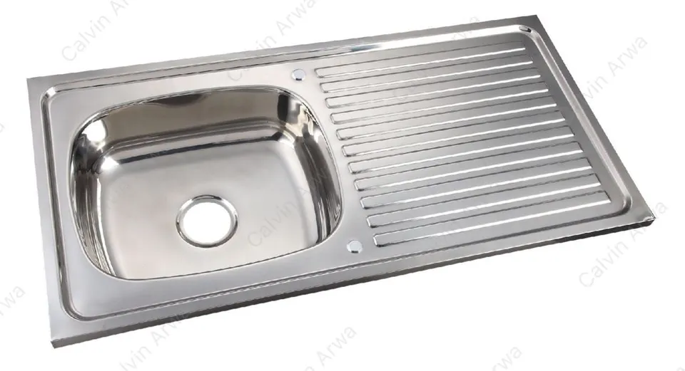 Single bowl sink with ribbed drainer